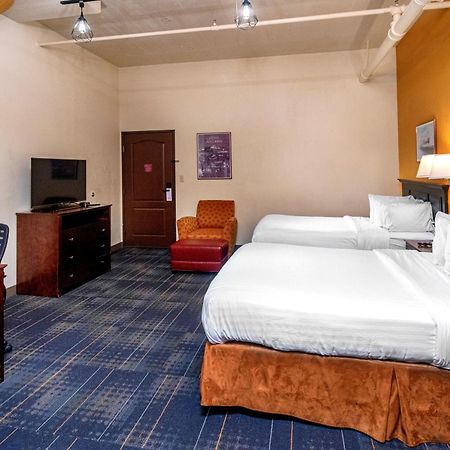 דולות The Suites Hotel At Waterfront Plaza מראה חיצוני תמונה