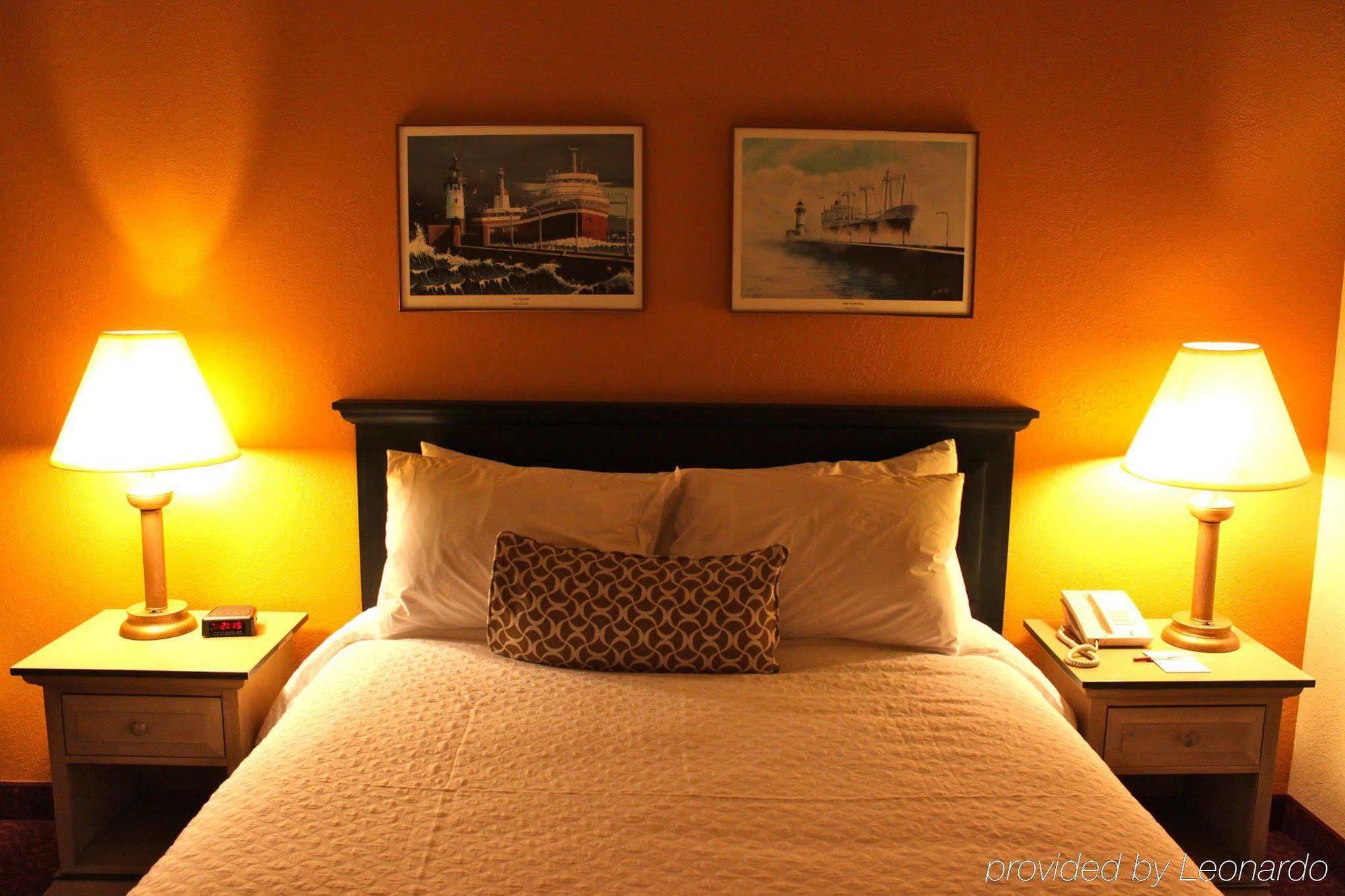 דולות The Suites Hotel At Waterfront Plaza חדר תמונה