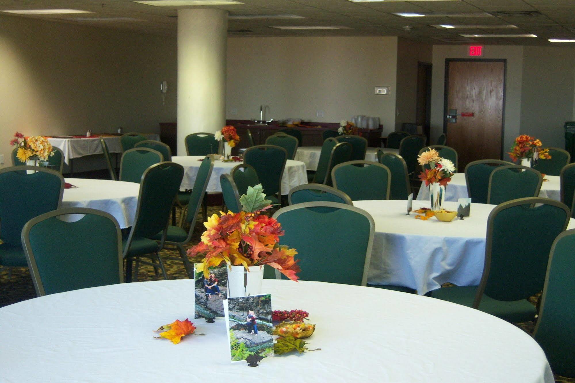 דולות The Suites Hotel At Waterfront Plaza מראה חיצוני תמונה