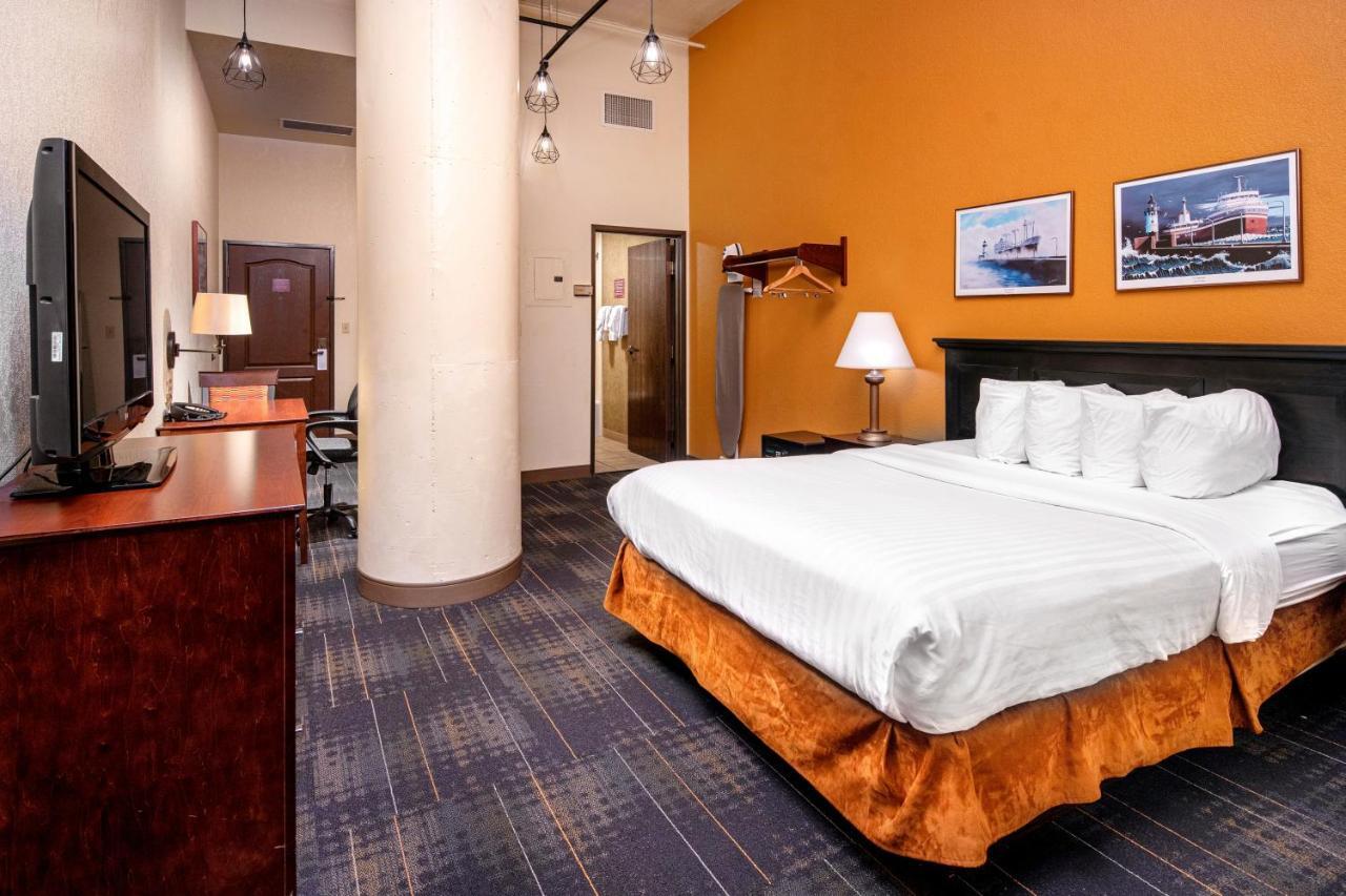 דולות The Suites Hotel At Waterfront Plaza מראה חיצוני תמונה