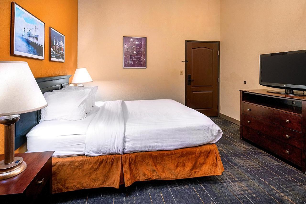 דולות The Suites Hotel At Waterfront Plaza מראה חיצוני תמונה