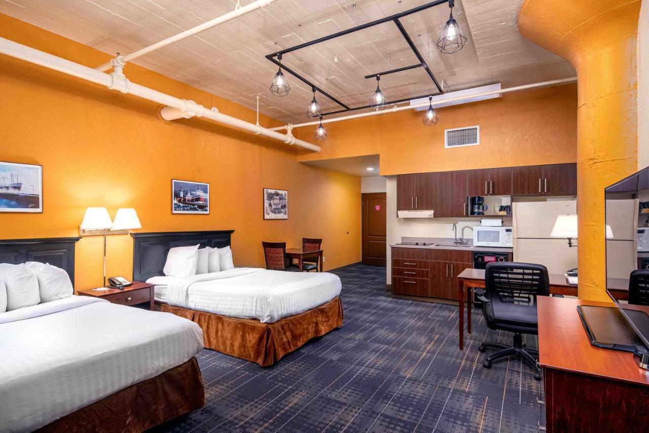 דולות The Suites Hotel At Waterfront Plaza מראה חיצוני תמונה