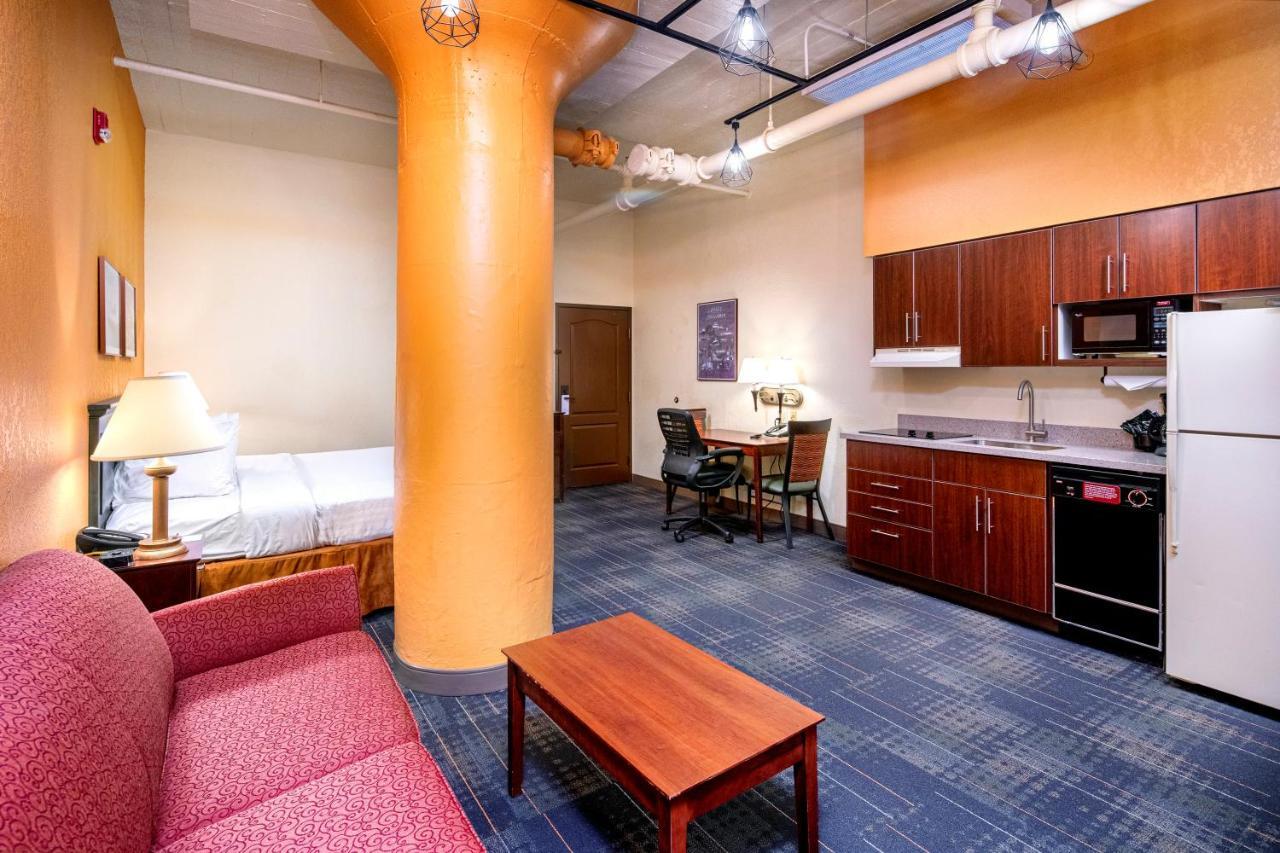 דולות The Suites Hotel At Waterfront Plaza מראה חיצוני תמונה