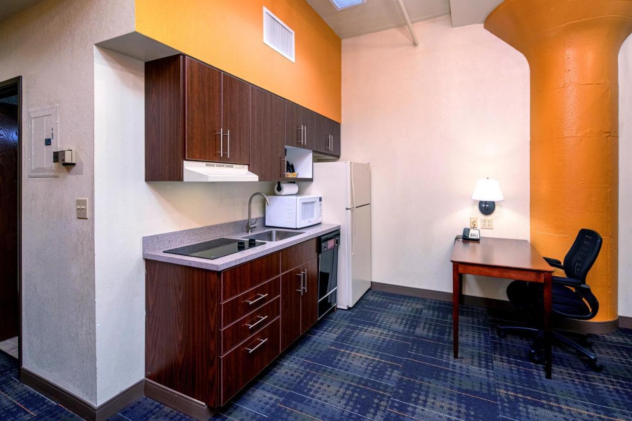 דולות The Suites Hotel At Waterfront Plaza מראה חיצוני תמונה