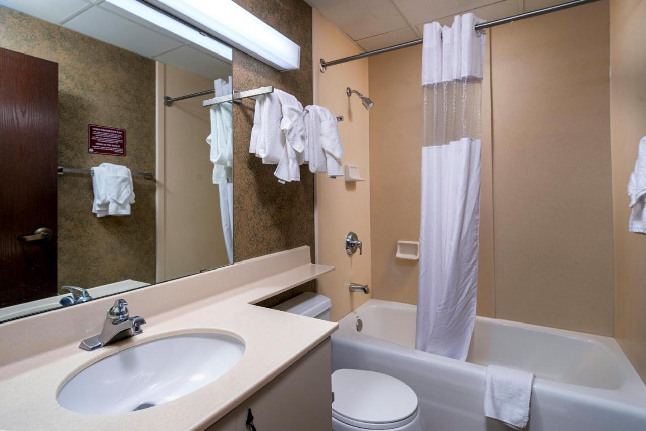 דולות The Suites Hotel At Waterfront Plaza מראה חיצוני תמונה