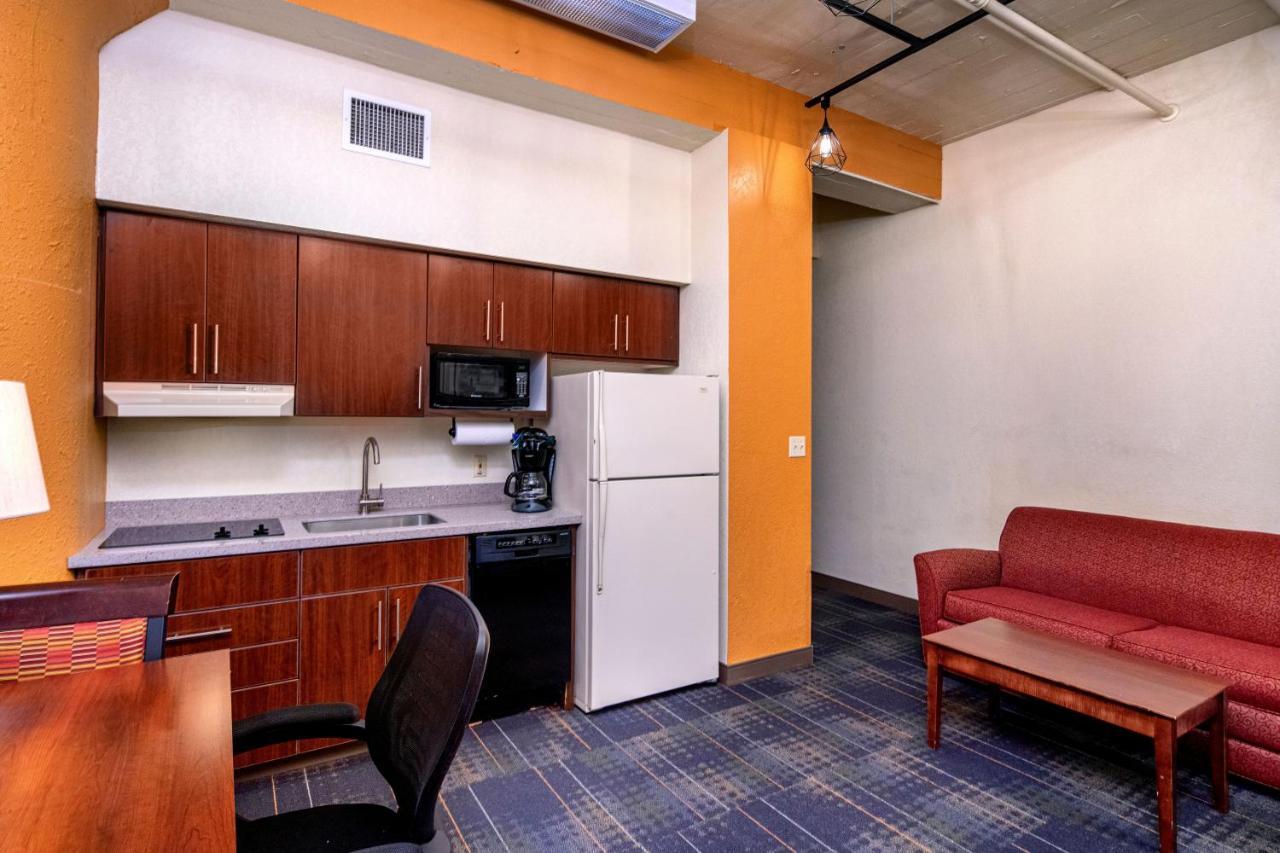 דולות The Suites Hotel At Waterfront Plaza מראה חיצוני תמונה