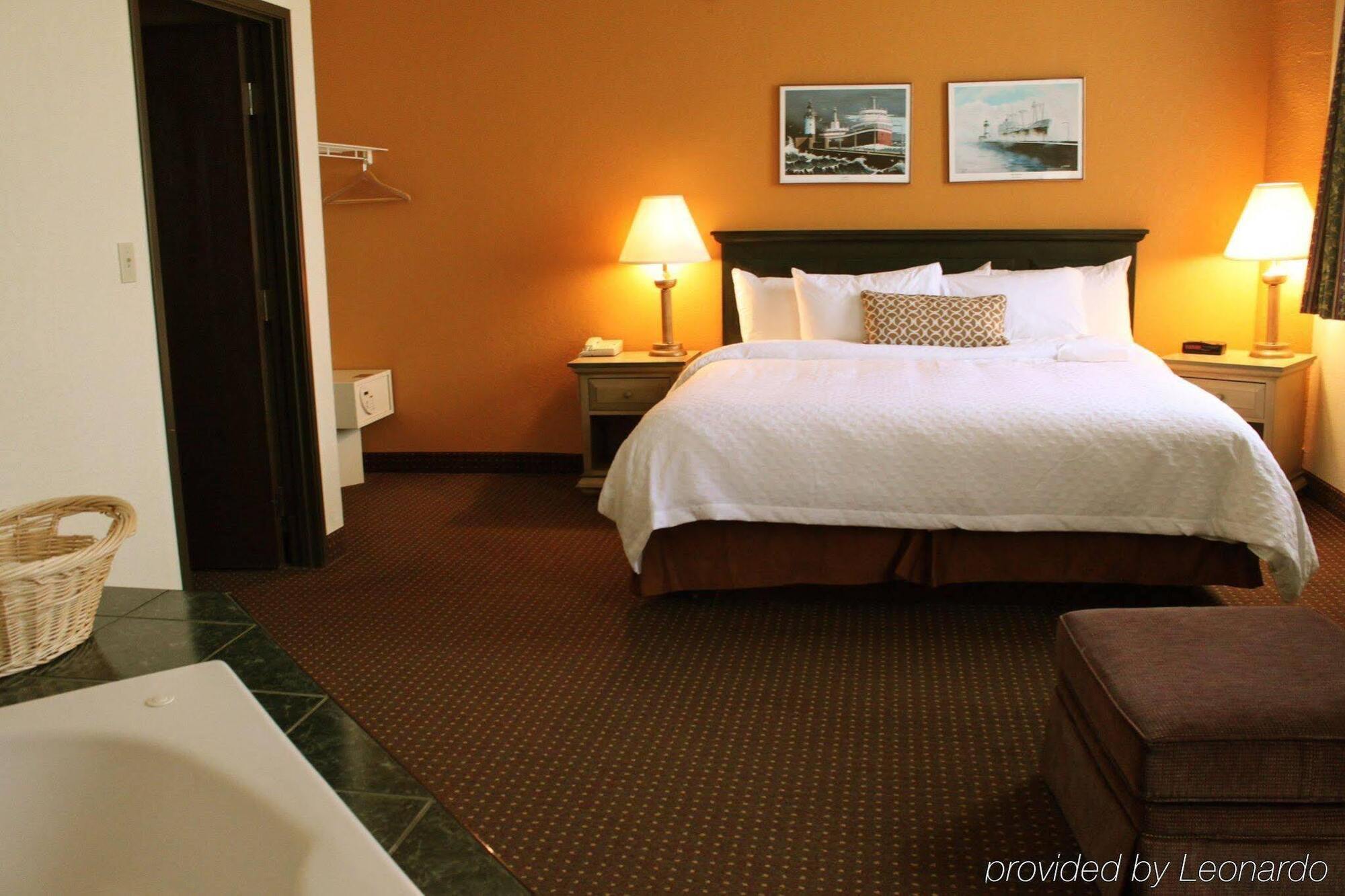 דולות The Suites Hotel At Waterfront Plaza מראה חיצוני תמונה